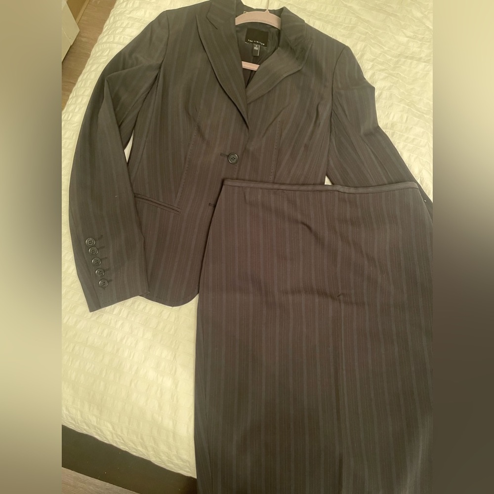 The limited business suit size 2